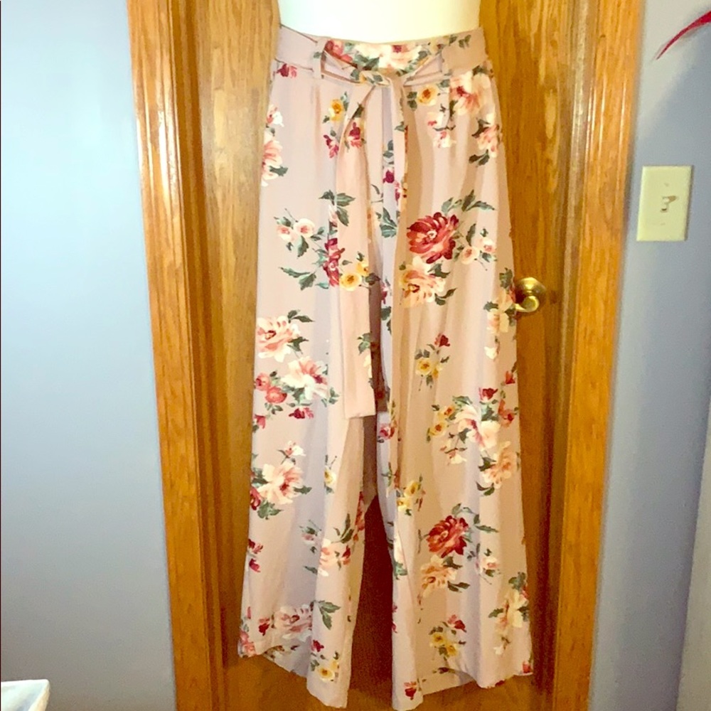 TORRID blush pink wide leg pants sz 3 / 22-24